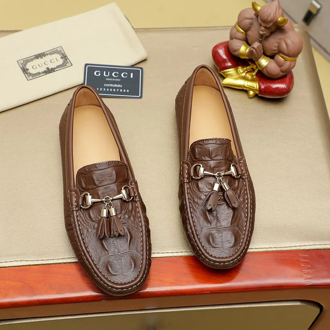 Men's shoes💰360💰🕷🕷️【 GUCCI 】Gucci's best-selling trendy men's casual slip-on shoes 🇨🇳Official website original 1:1 mold 💯Original quality, fine workmanship ☘Fashionable and versatile, perfect shape, comfortable on the feet 🍓Trendy men's recommended model, imported cowhide on the top layer 🎋High-quality pigskin lining, rubber wear-resistant and non-slip outsole, high-end atmosphere, worth owning 🍉Optional 38-44
